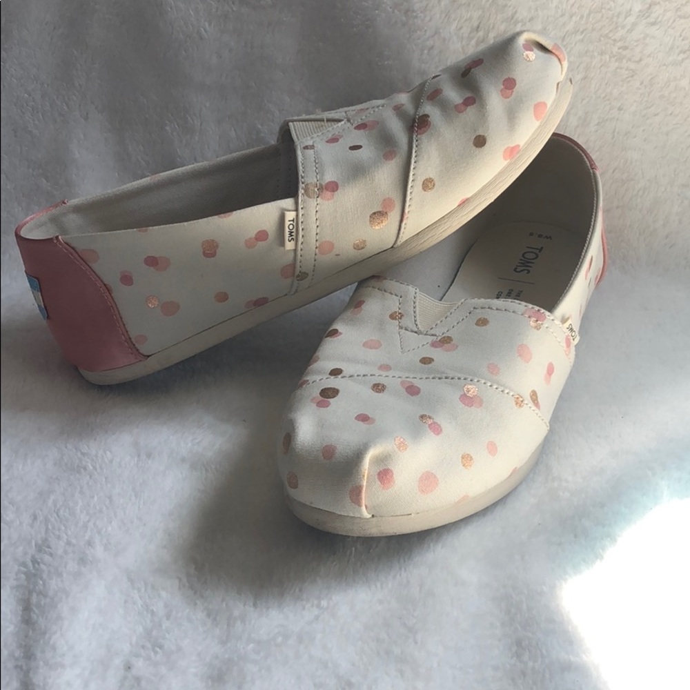 Toms